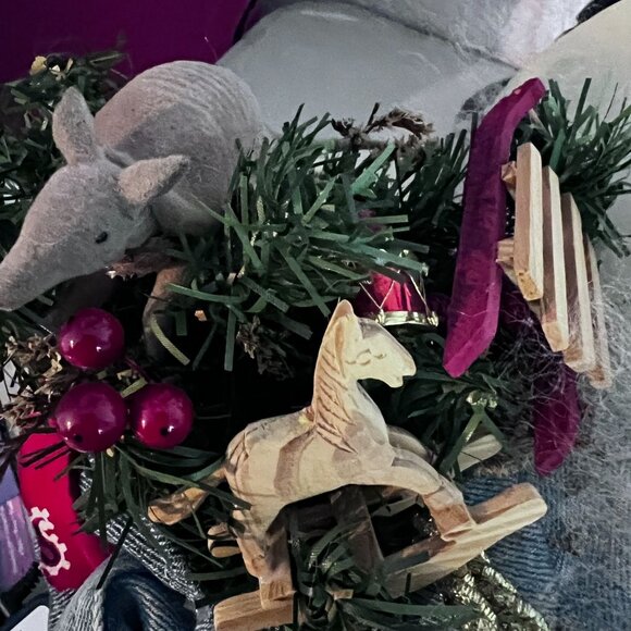 1997 Texas Santa Clause Sitter Posable Peppers Cowboy Hat Armadillo Handmade 24" - Picture 9 of 13